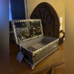 Gorgeous jewelry box new with tags